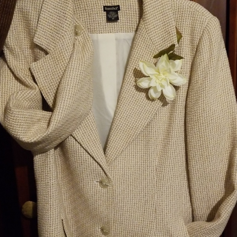 New lowered price🌼Womans Barrie Pace Blazer